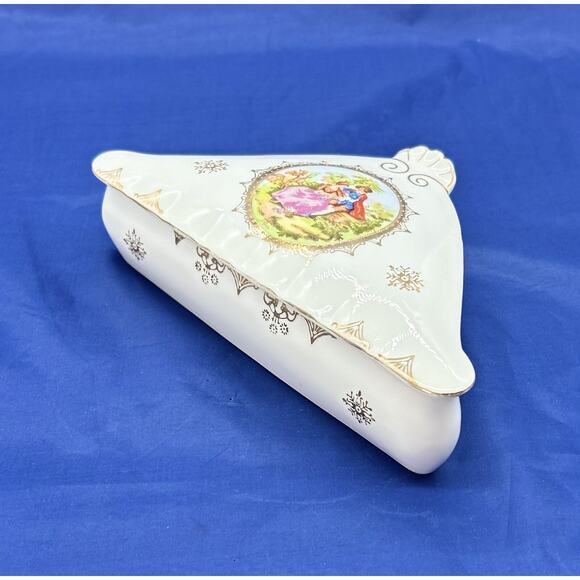 Vtg Porcelain Triangle Trinket Jewelry Box Courting Couple By Arnart Creation - Picture 5 of 9